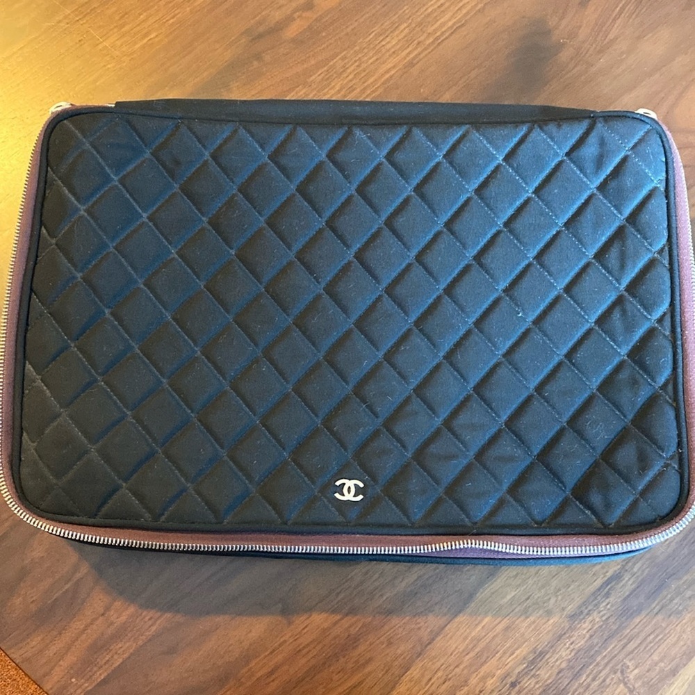CHANEL - Authentic - laptop or document pouch - *Rare*